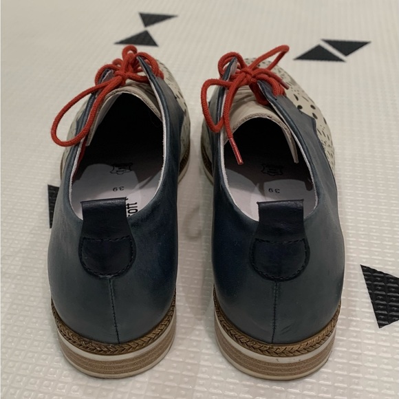 Ladies Ramonte Shoes, blue and creme with red laces - Picture 7 of 8